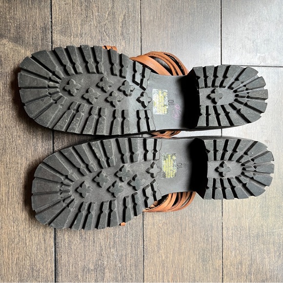 Women's Leather Slip On Chunky Sandal - Picture 6 of 7